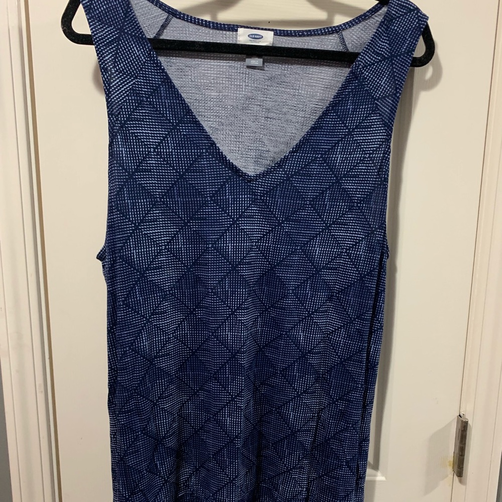 VERY SOFT TOP FROM OLD NAVY!!